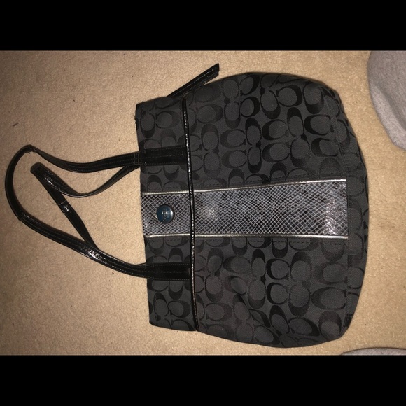 100% REAL COACH PURSE - Picture 1 of 5